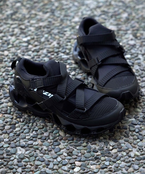 MIZUNO(ミズノ )の「MIZUNO ミズノ WAVE PROPHECY Strap D1GA251903(スニーカー・メンズ・ブラック・23.5cm/24.0cm/26.0cm/26.5cm/27.0cm/27.5cm/28.0cm/23.0cm/24.5cm/25.0cm)」の10枚目の写真