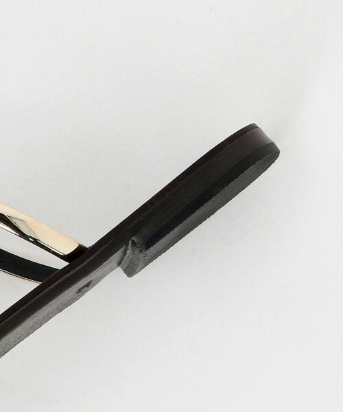 NICOLAS LAINAS（ニコラスライナス）の「＜NICOLAS LAINAS＞メタリック サムリング サンダル（サンダル・レディース・ダークブラウン/ブラック・36/37/38）」の15枚目の写真