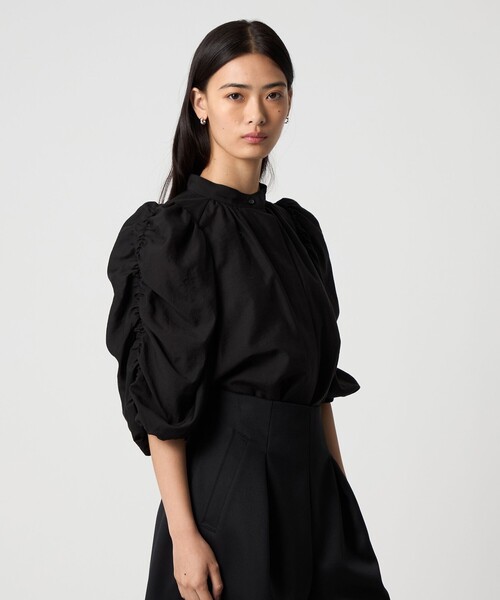 EMMEL REFINES(エメルリファインズ)の「<EMMEL REFINES>EM ギャザースリーブ バンドカラー ブラウス(シャツ/ブラウス・レディース・オフホワイト/ブラック/ダークブラウン・FREE)」の13枚目の写真