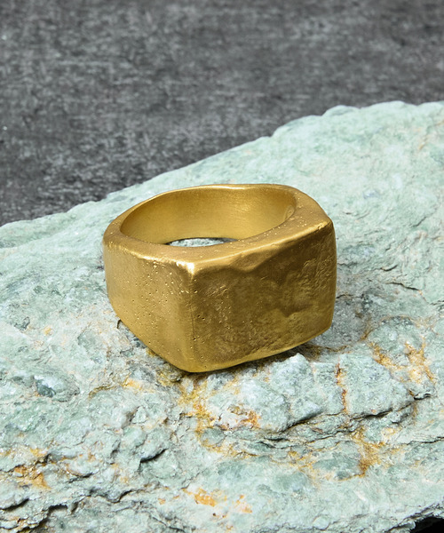 GILD(ギルド)の「GILD ギルド / Curved top atypical wide ring シルバー925エイティピカルワイドリング / G251-RI01(リング・メンズ・シルバー/プラチナム/ゴールド・21号/19号/17号/15号/13号)」の3枚目の写真