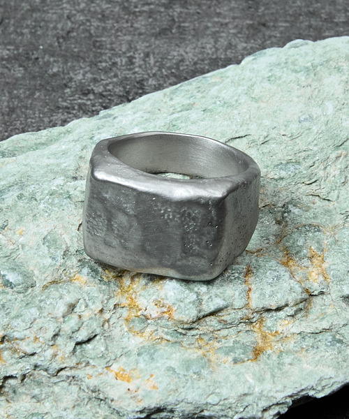 GILD(ギルド)の「GILD ギルド / Curved top atypical wide ring シルバー925エイティピカルワイドリング / G251-RI01(リング・メンズ・シルバー/プラチナム/ゴールド・21号/19号/17号/15号/13号)」の1枚目の写真