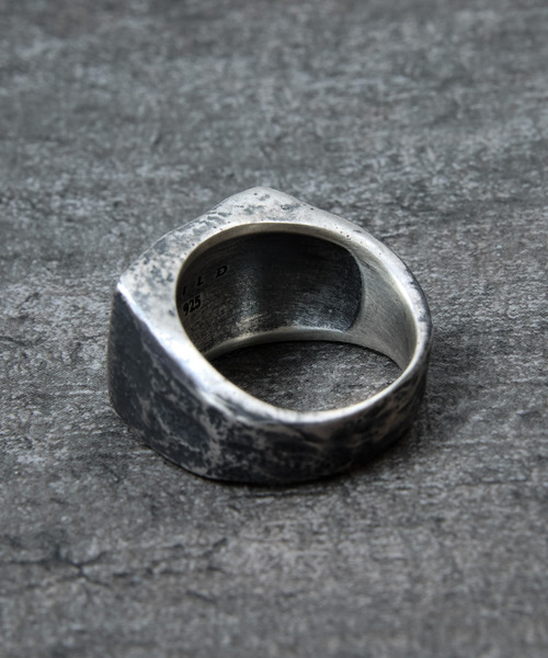 GILD(ギルド)の「GILD ギルド / Curved top atypical wide ring シルバー925エイティピカルワイドリング / G251-RI01(リング・メンズ・シルバー/プラチナム/ゴールド・21号/19号/17号/15号/13号)」の13枚目の写真