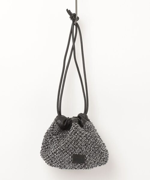 MAISON mou（メゾンムー）の「【Swaraj/スワラージ】手編みのメタリックマクラメ巾着・レザーコンボ（ショルダーバッグ・レディース・ゴールド系その他/ブラック系/シルバー/ブラック・FREE）」の3枚目の写真