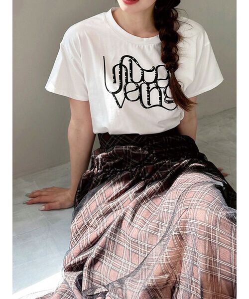 RESEXXY(リゼクシー)の「スタッズロゴTシャツ(Tシャツ/カットソー・レディース・イエロー/レッド/ホワイト/ブラック・FREE)」の2枚目の写真