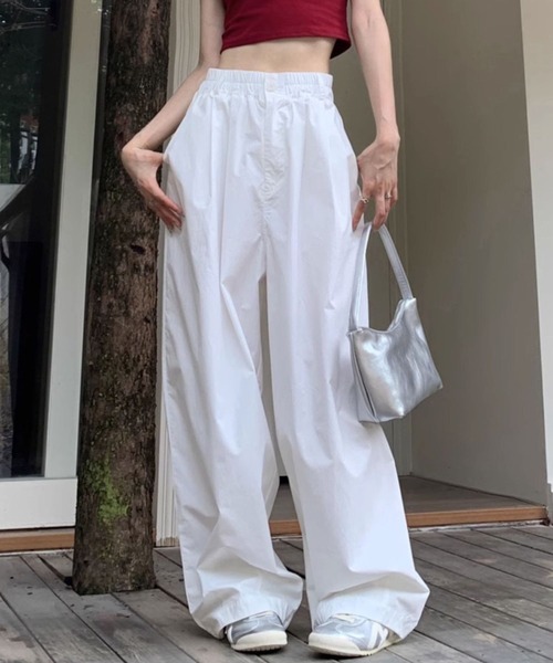 SPIGA(スピーガ)の「ルーズシルエットタック入りパンツ(その他パンツ・レディース・ブラック/ホワイト/グリーン・SMALL/MEDIUM/LARGE/X-LARGE)」の2枚目の写真