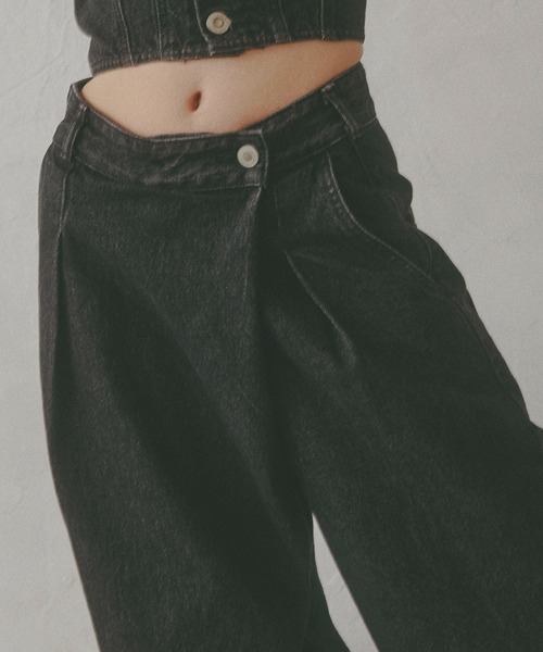 SOMETHING（サムシング）の「【GISELe 10月号掲載】atelier SOMETHING WRAP WIDE PANTS/アトリエサムシングラップワイドパンツ（デニムパンツ・レディース・ブラック系その他/インディゴブルー/ブルー・X-SMALL/SMALL/MEDIUM）」の6枚目の写真