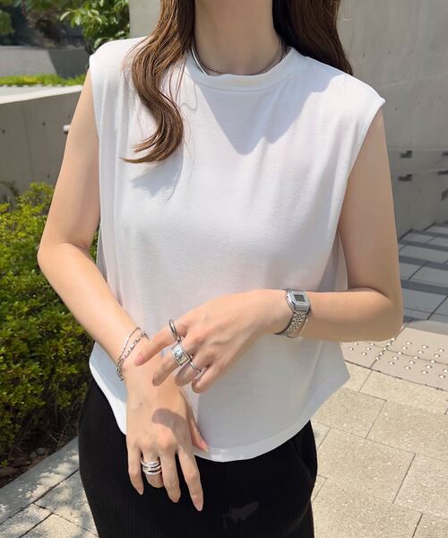 KOBE LETTUCE（コウベレタス）の「ラウンドカットインナータンクトップス（タンクトップ・レディース・オフホワイト/ブラック/ホワイト系/ブラック系・M-Short/M-Long）」の2枚目の写真