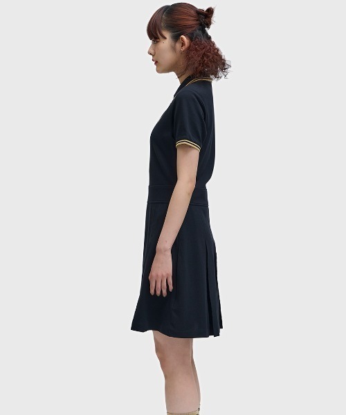 FRED PERRY（フレッドペリー）の「Tipped Pleated Tennis Dress／ティップラインプリーツテニスワンピース（ワンピース・レディース・ブラック/ブラック×ゴールド・10/8）」の6枚目の写真
