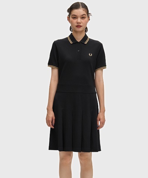FRED PERRY(フレッドペリー)の「Tipped Pleated Tennis Dress/ティップラインプリーツテニスワンピース(ワンピース・レディース・ブラック/ブラック×ゴールド・10/8)」の13枚目の写真