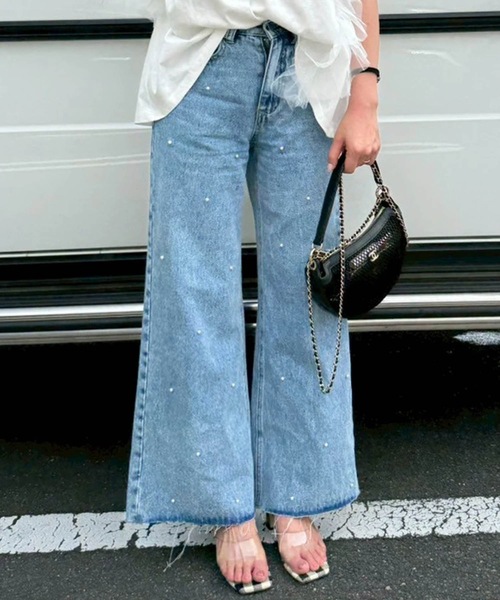 M y u(ミュー)の「パールワイドデニムパンツ(デニムパンツ・レディース・ブルー・MEDIUM/SMALL/LARGE)」の2枚目の写真