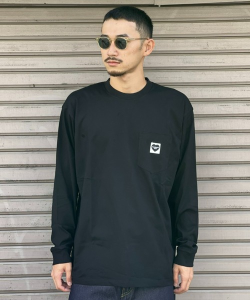 Carhartt(カーハート)の「【Carhartt WIP】L/S POCKET HEART T-SHIRT(Tシャツ/カットソー・メンズ・ホワイト×レッド/ブラック×レッド/ブラック/ホワイト・MEDIUM/X-LARGE/LARGE)」の3枚目の写真