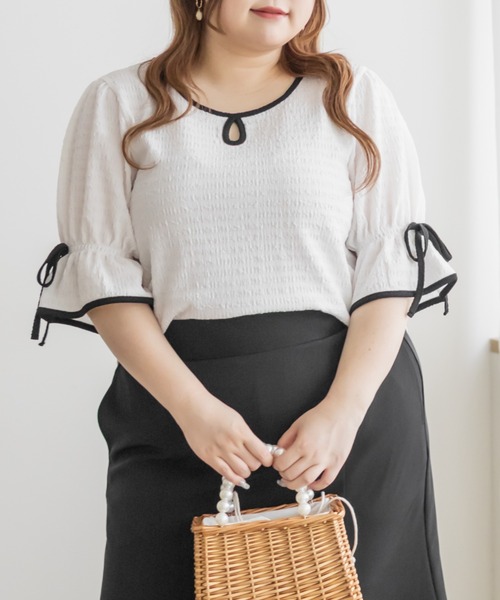 CLETTE(クレット)の「CLETTEオリジナル配色デザインキャンディスリーブプルオーバー(Tシャツ/カットソー・レディース・グリーン/オフホワイト/ブラック・4L/3L/LL)」の2枚目の写真
