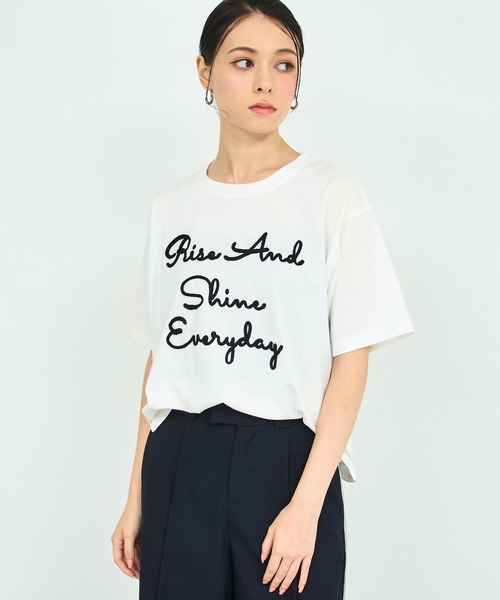 ANAP(アナップ)の「サイドスリット コード刺繍 Tシャツ(Tシャツ/カットソー・レディース・ブラック/ホワイト・FREE)」の3枚目の写真