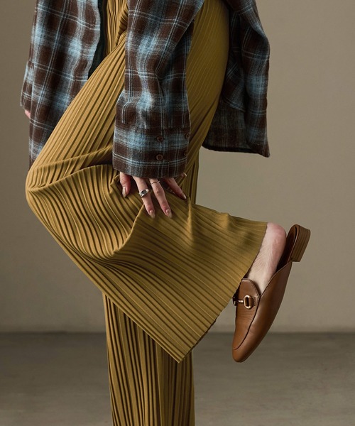 Fashion Letter(ファッションレター)の「カットプリーツイージーパンツ(その他パンツ・レディース・チャコール/ブラウン/キャメル/ブラック/カーキ/グレイッシュベージュ/バーガンディー・L/M)」の6枚目の写真