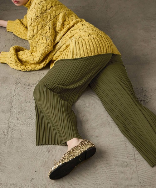 Fashion Letter(ファッションレター)の「カットプリーツイージーパンツ(その他パンツ・レディース・チャコール/ブラウン/キャメル/ブラック/カーキ/グレイッシュベージュ/バーガンディー・L/M)」の1枚目の写真