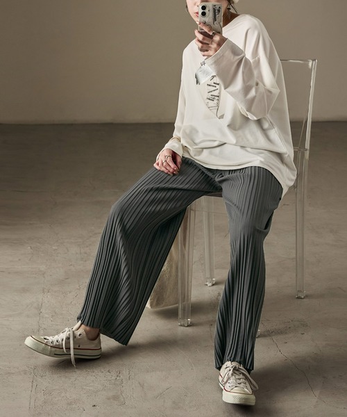 Fashion Letter(ファッションレター)の「カットプリーツイージーパンツ(その他パンツ・レディース・チャコール/ブラウン/キャメル/ブラック/カーキ/グレイッシュベージュ/バーガンディー・L/M)」の3枚目の写真