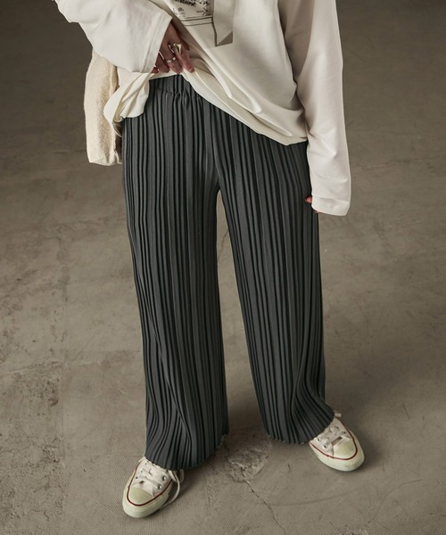 Fashion Letter(ファッションレター)の「カットプリーツイージーパンツ(その他パンツ・レディース・チャコール/ブラウン/キャメル/ブラック/カーキ/グレイッシュベージュ/バーガンディー・L/M)」の11枚目の写真