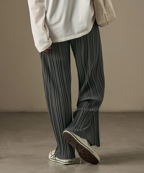 Fashion Letter(ファッションレター)の「カットプリーツイージーパンツ(その他パンツ・レディース・チャコール/ブラウン/キャメル/ブラック/カーキ/グレイッシュベージュ/バーガンディー・L/M)」の14枚目の写真