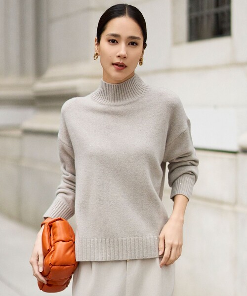 自由区(ジユウク)の「ウールカシミヤブレンドスパンコールハイネック ニット(ニット/セーター・レディース・ライトグレー系/ブラック系/ブラウン系/ベージュ系・44)」の4枚目の写真
