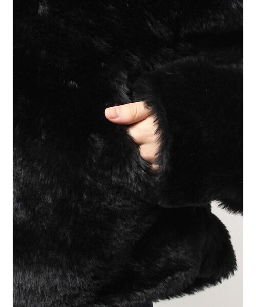 GYDA(ジェイダ)の「GGエコファーショートフードコート(ブルゾン・レディース・その他1/アイボリー/ブラック・FREE)」の10枚目の写真