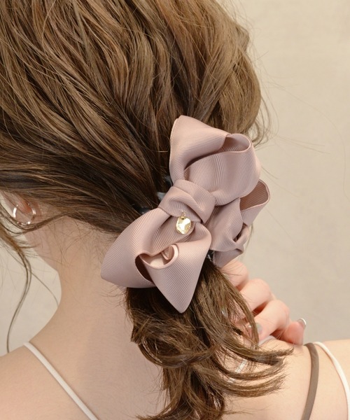 ブラウンのグログランのリボンのヘアアクセサリー 5821fd9d95886e3f46bc4844b5ad38