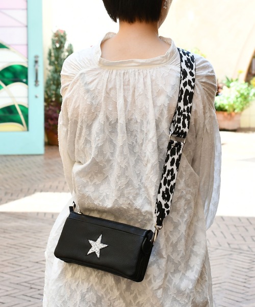 LAZY SUSAN(レイジースーザン)の「ショルダーベルト レオパ―ド(ショルダーバッグ・レディース・ホワイト/グレー・FREE)」の3枚目の写真