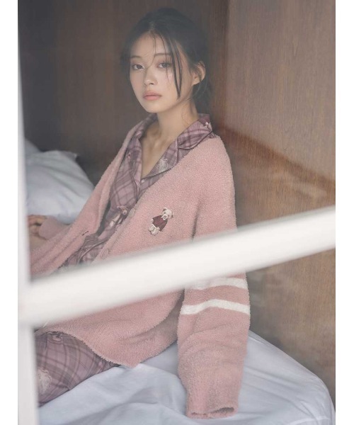 SNIDEL HOME（スナイデルホーム）の「Bearニットカーディガン（ルームウェア/パジャマ・レディース・アイボリー/ブラウン/ピンク・F）」の3枚目の写真