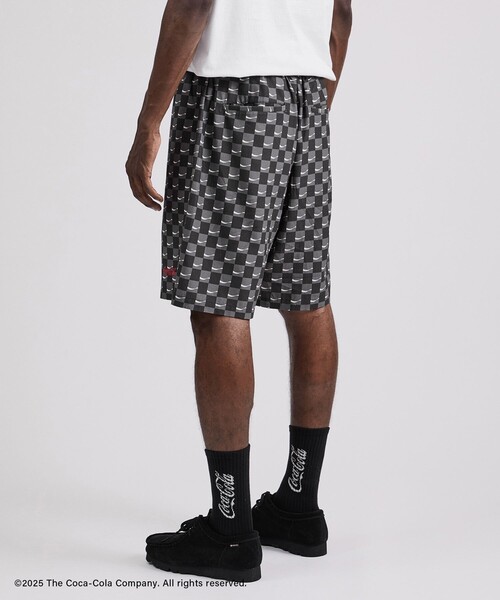 Coca Cola(コカコーラ)の「Coca-Cola 70s DRD All Over Printed Short Pant(その他パンツ・メンズ・ブラック系その他・S/M/XL)」の2枚目の写真