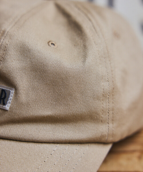 POLeR（ポーラー）の「POLeR × FREAK'S STORE/ポーラー × フリークスストア 別注 COTTON CAP ワンポイントロゴ コットンキャップ（キャップ・メンズ・ブラック/ベージュ/ネイビー・ONE SIZE）」の21枚目の写真