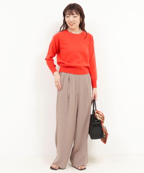 MICO COULIER（ミコクリエ）の「ウールカシミヤ 裾ボタンクルーネックプルオーバーニット（ニット/セーター・レディース・ダークネイビー/ピンク/オレンジ/ベビーピンク/チャコールグレー・38）」の6枚目の写真