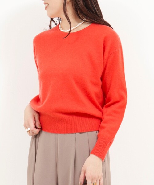 MICO COULIER（ミコクリエ）の「ウールカシミヤ 裾ボタンクルーネックプルオーバーニット（ニット/セーター・レディース・ダークネイビー/ピンク/オレンジ/ベビーピンク/チャコールグレー・38）」の7枚目の写真