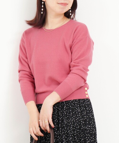 MICO COULIER（ミコクリエ）の「ウールカシミヤ 裾ボタンクルーネックプルオーバーニット（ニット/セーター・レディース・ダークネイビー/ピンク/オレンジ/ベビーピンク/チャコールグレー・38）」の12枚目の写真