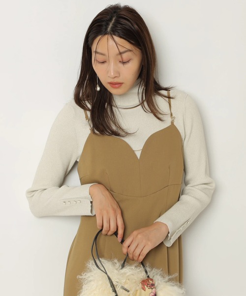 JUSGLITTY（ジャスグリッティー）の「ハイネックラメリブニット（ニット/セーター・レディース・ブラック/ホワイト/ベージュ系その他/グレイッシュベージュ/ブラウン・2）」の5枚目の写真