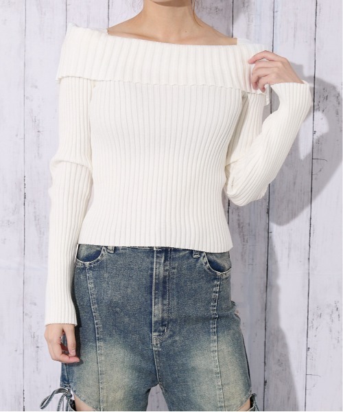 GORGE(ゴージ)の「《オフショル×細リブニット》レディース プルオーバー 長袖トップス 肩見せ セクシー 秋冬(ニット/セーター・レディース・オフホワイト/グレー/ブラック・F)」の2枚目の写真