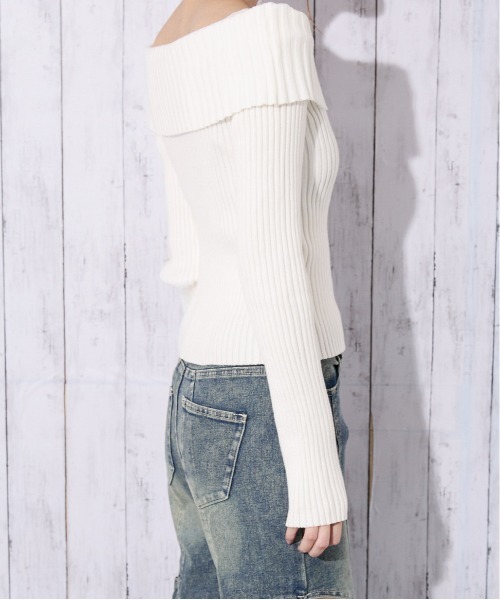 GORGE(ゴージ)の「《オフショル×細リブニット》レディース プルオーバー 長袖トップス 肩見せ セクシー 秋冬(ニット/セーター・レディース・オフホワイト/グレー/ブラック・F)」の9枚目の写真