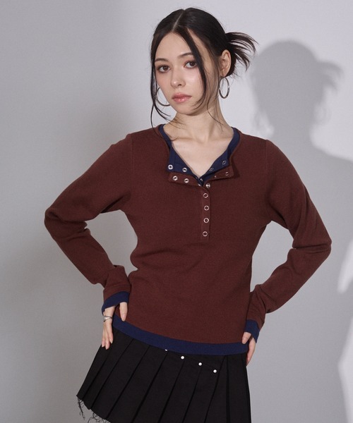 ENVYM（アンビー）の「配色 レイヤード ヘンリーネック ニットトップス（ニット/セーター・レディース・ブラウン/チャコールグレー・FREE）」の12枚目の写真
