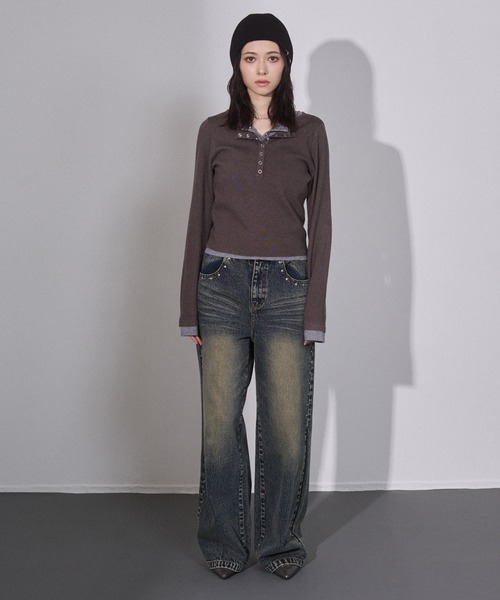 ENVYM（アンビー）の「配色 レイヤード ヘンリーネック ニットトップス（ニット/セーター・レディース・ブラウン/チャコールグレー・FREE）」の14枚目の写真