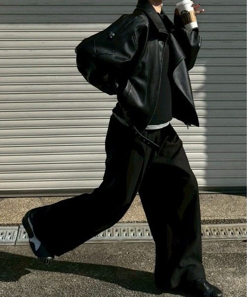 Chikashitsu +（チカシツプラス）の「【Chikashitsu +】over tuck slacks / 【チカシツプラス】オーバータックスラックス（スラックス・メンズ・ブラック/グレー・M/S/L）」の8枚目の写真