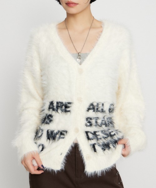 LAGUA GEM(ラグアジェム)の「LETTERING OVER KNIT カーディガン(カーディガン/ボレロ・レディース・ブラック/オフホワイト/ブラウン・FREE)」の2枚目の写真