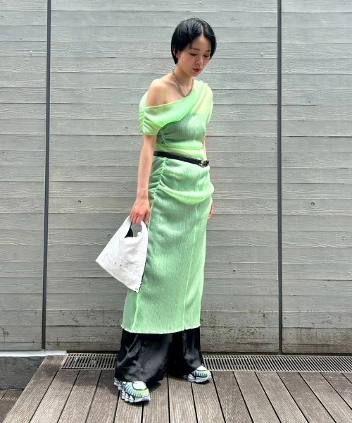 FETICO（フェティコ）の「FETICO SHEER GATHERED KNIT DRESS FTC252-0710（ワンピース・レディース・グリーン・1）」の2枚目の写真