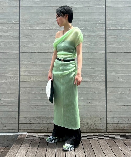 FETICO（フェティコ）の「FETICO SHEER GATHERED KNIT DRESS FTC252-0710（ワンピース・レディース・グリーン・1）」の4枚目の写真