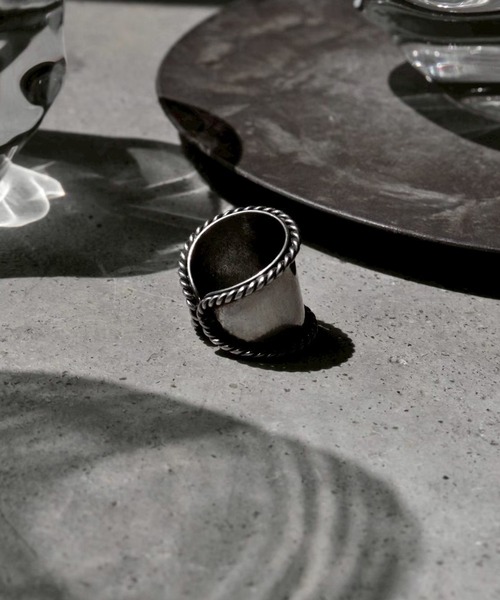 Soierie(ソワリー)の「ツイスト ラージ リング / Twist large ring(リング・レディース・シルバー・FREE)」の4枚目の写真