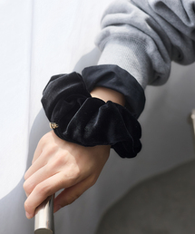 IENA（イエナ）の「BLACK ベロアシュシュ（その他ヘアアクセサリー）」