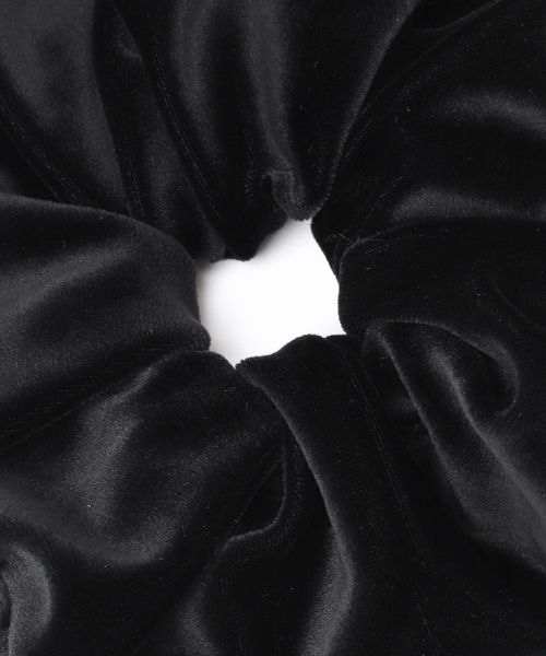 IENA（イエナ）の「BLACK ベロアシュシュ（その他ヘアアクセサリー・レディース・ブラック・FREE）」の5枚目の写真