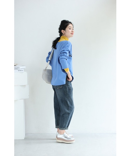 cawaii(カワイイ)の「連なるパンチングフラワーのプルオーバートップス(Tシャツ/カットソー・レディース・ライトブルー・FREE)」の5枚目の写真
