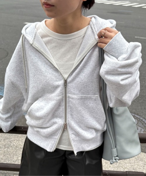 feepur（フェピュール）の「ダブルジップベーシックパーカー（パーカー・レディース・ブラック/レッド/ブラウン/杢グレー/オートミール・MEDIUM）」の11枚目の写真