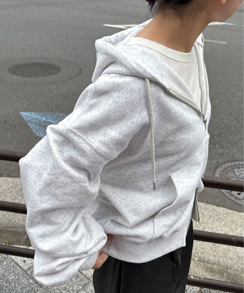 feepur（フェピュール）の「ダブルジップベーシックパーカー（パーカー・レディース・ブラック/レッド/ブラウン/杢グレー/オートミール・MEDIUM）」の13枚目の写真