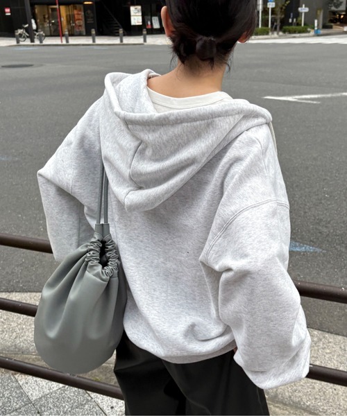 feepur（フェピュール）の「ダブルジップベーシックパーカー（パーカー・レディース・ブラック/レッド/ブラウン/杢グレー/オートミール・MEDIUM）」の14枚目の写真