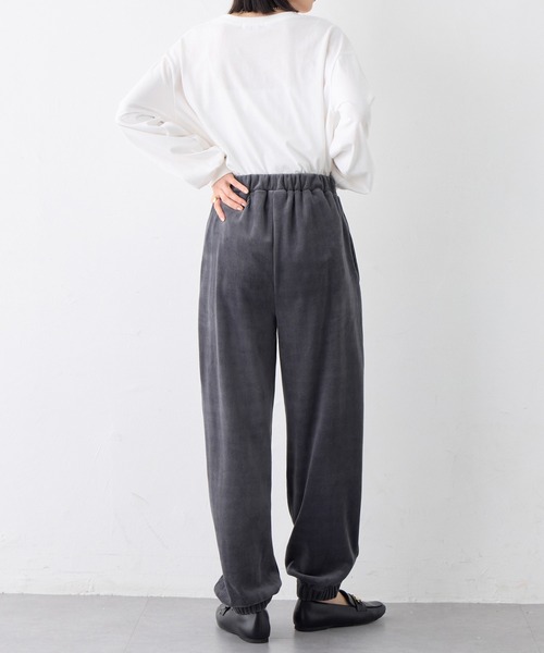 Viola e Viola（ヴィオラエヴィオラ）の「毛布のような温かさ　楽ぽか裏ファージョグパンツ（その他パンツ・レディース・モカ/チャコール/アイボリー/ブラック・LL/L/M）」の10枚目の写真