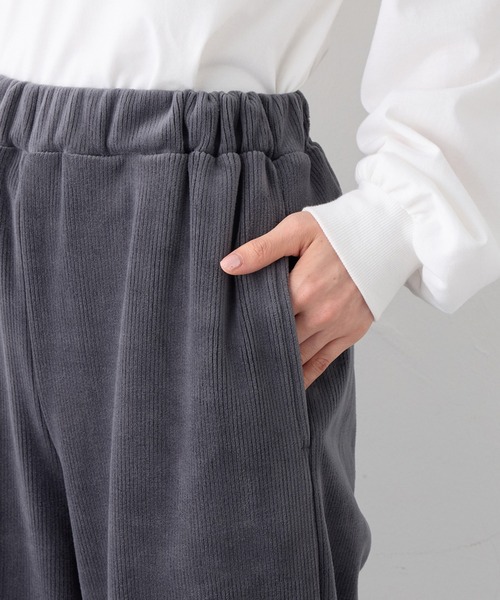 Viola e Viola（ヴィオラエヴィオラ）の「毛布のような温かさ　楽ぽか裏ファージョグパンツ（その他パンツ・レディース・モカ/チャコール/アイボリー/ブラック・LL/L/M）」の11枚目の写真